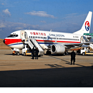 镶黄旗新宝拉格空运公司航空快运业稳步发展的原因是什么？